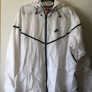 Nike Wind runner Rain Jacket